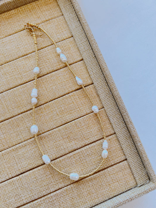 Classy Pearls Necklace.