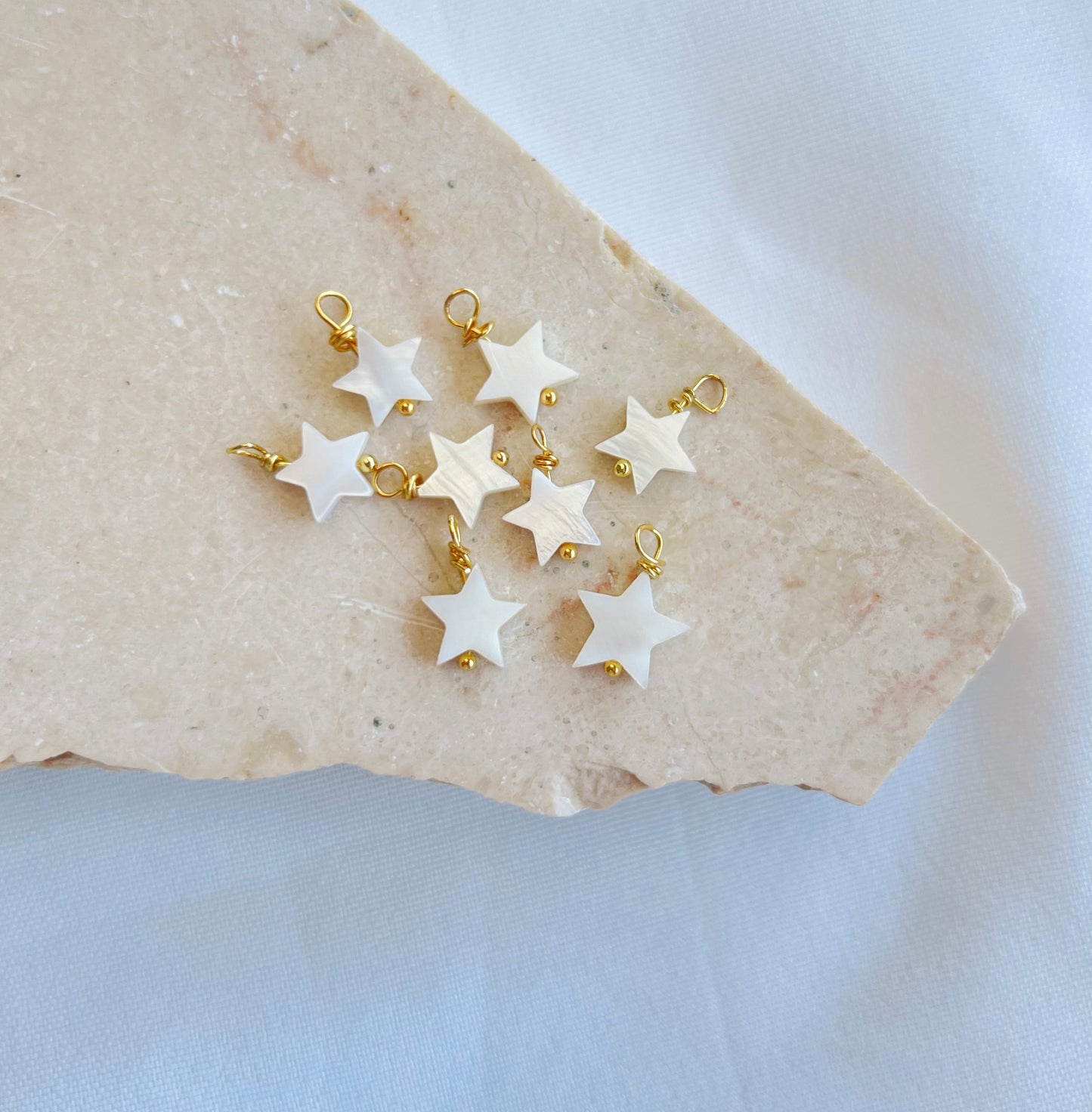 Charm Nácar Stars